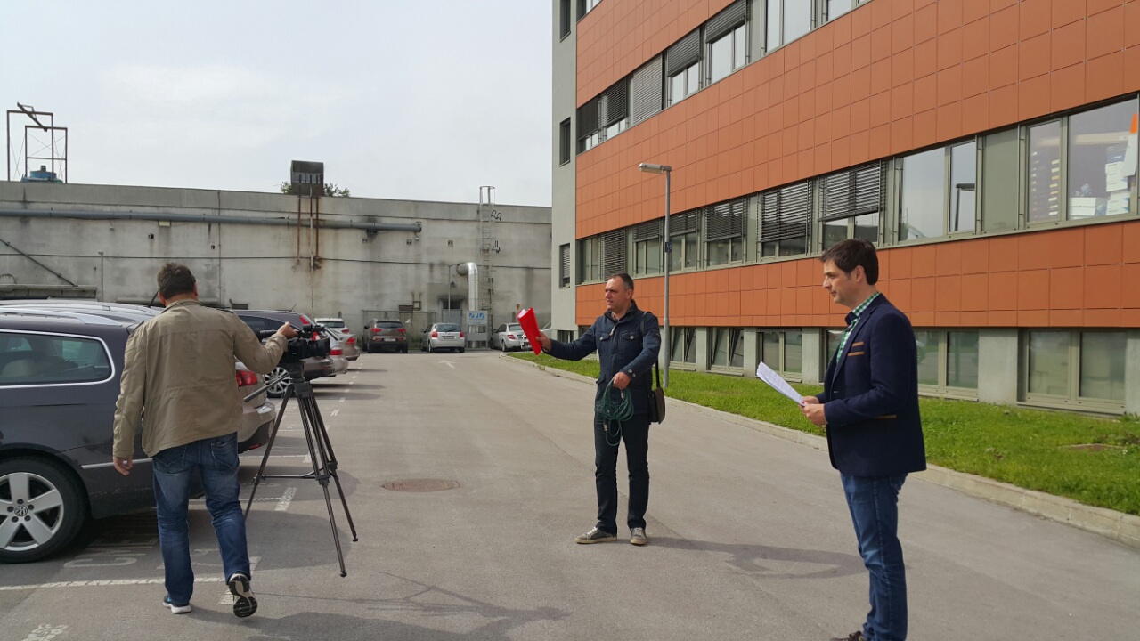 image 1f898cf76b7afca2b99ca2212af2bc5c84691fa9d0165781f851c376b165f5cf V